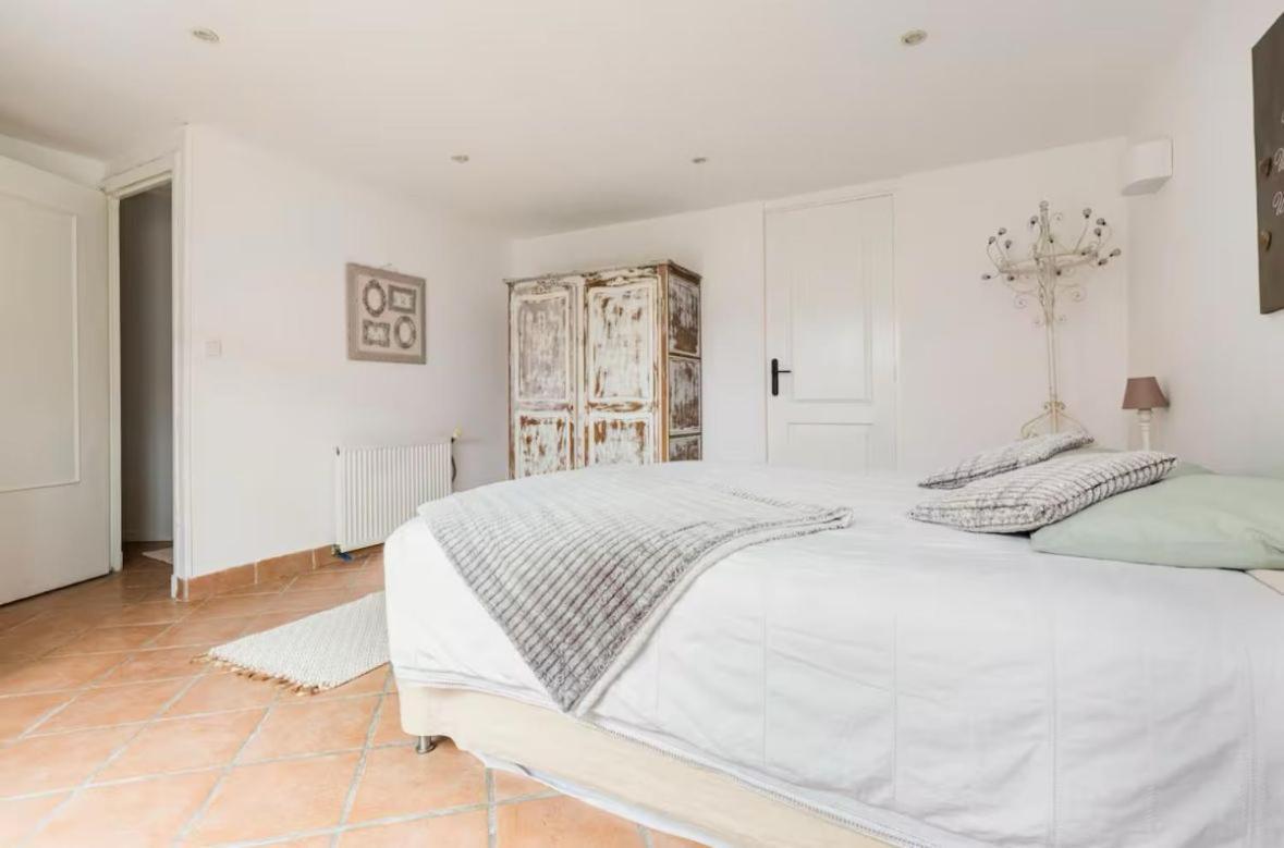 Escapade Pres De Lille - Appartement Charmant Avec Terrasse Et Parking Privee Mons-en-Baroeul ภายนอก รูปภาพ