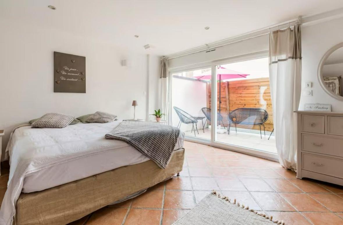 Escapade Pres De Lille - Appartement Charmant Avec Terrasse Et Parking Privee Mons-en-Baroeul ภายนอก รูปภาพ