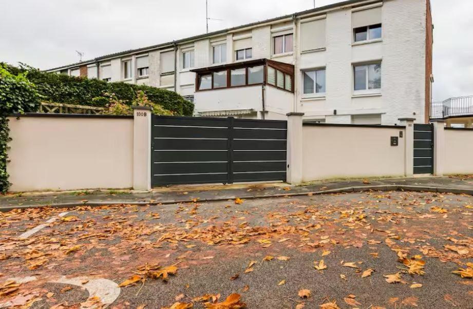 Escapade Pres De Lille - Appartement Charmant Avec Terrasse Et Parking Privee Mons-en-Baroeul ภายนอก รูปภาพ