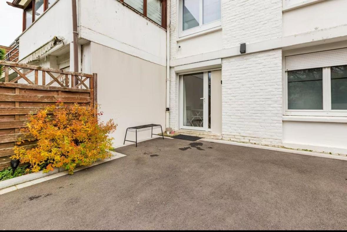 Escapade Pres De Lille - Appartement Charmant Avec Terrasse Et Parking Privee Mons-en-Baroeul ภายนอก รูปภาพ