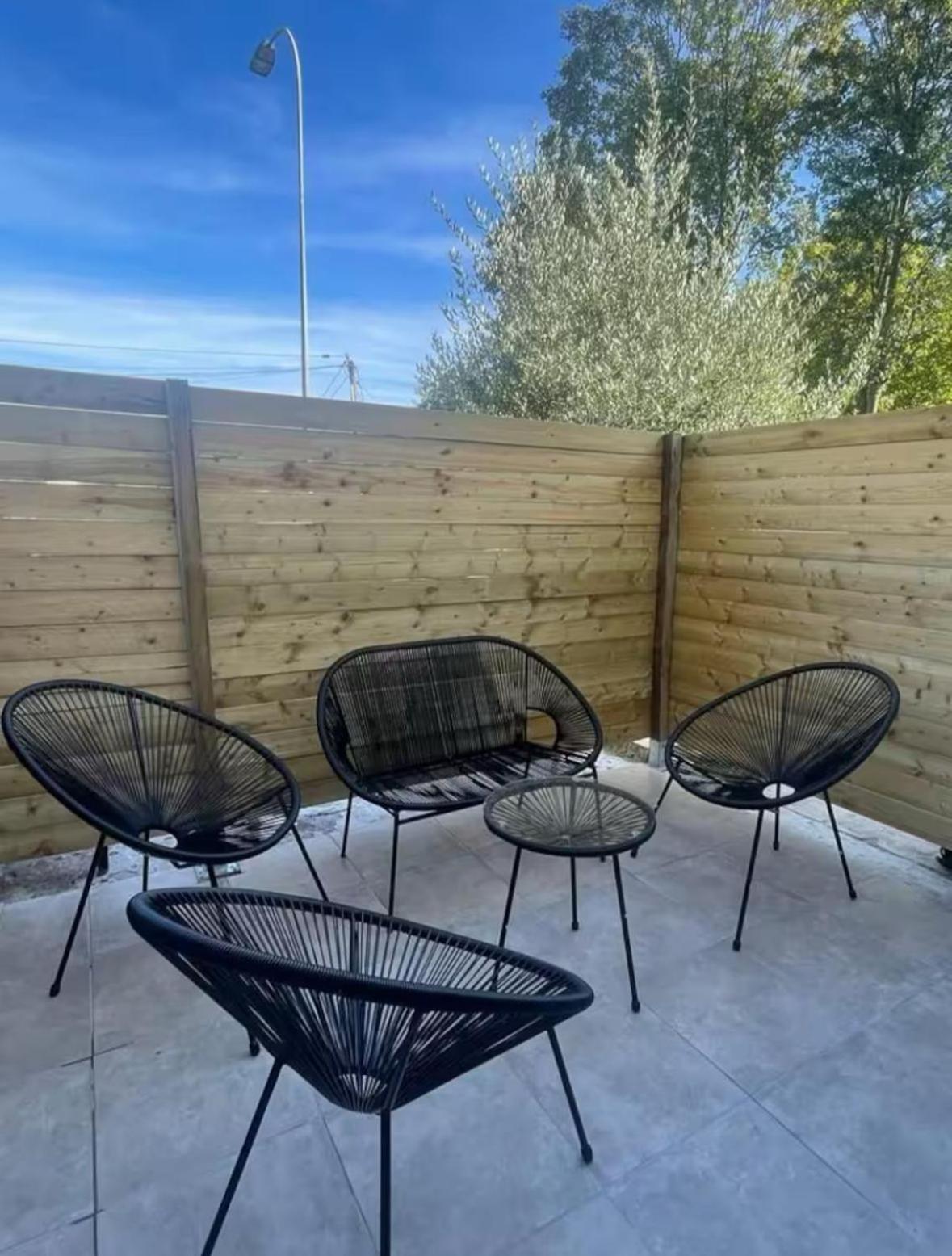 Escapade Pres De Lille - Appartement Charmant Avec Terrasse Et Parking Privee Mons-en-Baroeul ภายนอก รูปภาพ