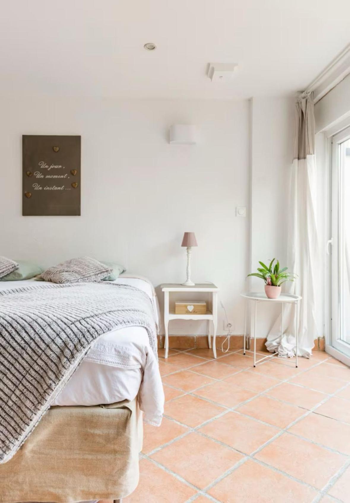Escapade Pres De Lille - Appartement Charmant Avec Terrasse Et Parking Privee Mons-en-Baroeul ภายนอก รูปภาพ