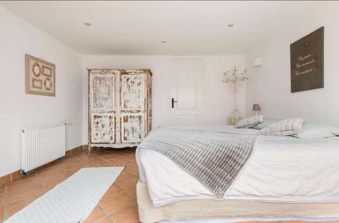 Escapade Pres De Lille - Appartement Charmant Avec Terrasse Et Parking Privee Mons-en-Baroeul ภายนอก รูปภาพ