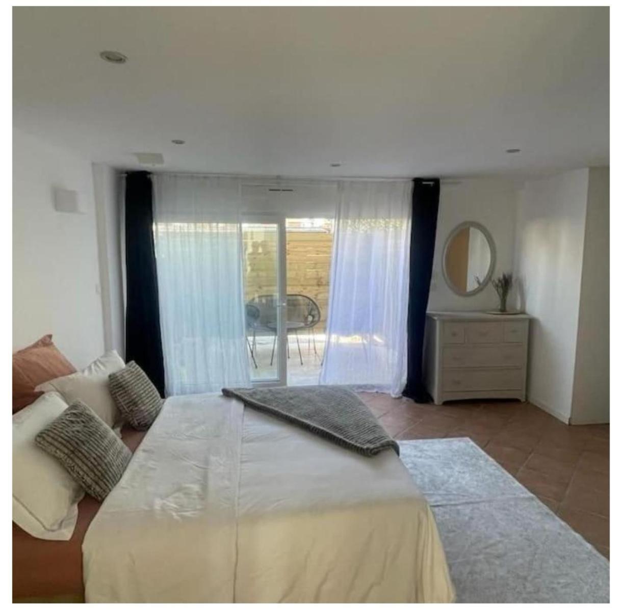 Escapade Pres De Lille - Appartement Charmant Avec Terrasse Et Parking Privee Mons-en-Baroeul ภายนอก รูปภาพ