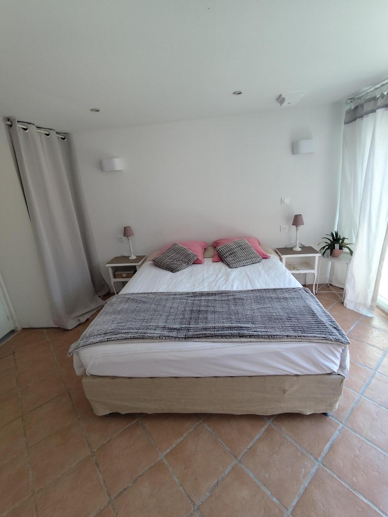 Escapade Pres De Lille - Appartement Charmant Avec Terrasse Et Parking Privee Mons-en-Baroeul ภายนอก รูปภาพ