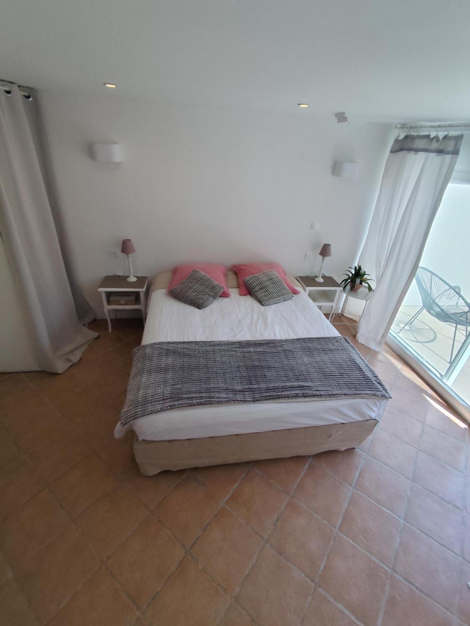 Escapade Pres De Lille - Appartement Charmant Avec Terrasse Et Parking Privee Mons-en-Baroeul ภายนอก รูปภาพ